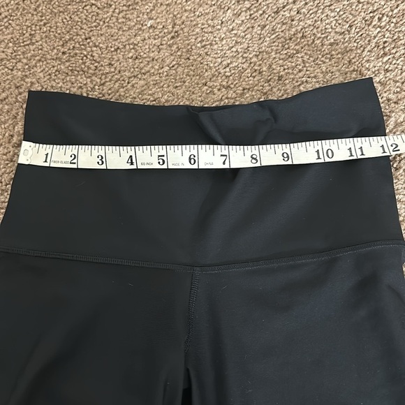Old Navy, active power, soft black leggings crop size small - Picture 6 of 8